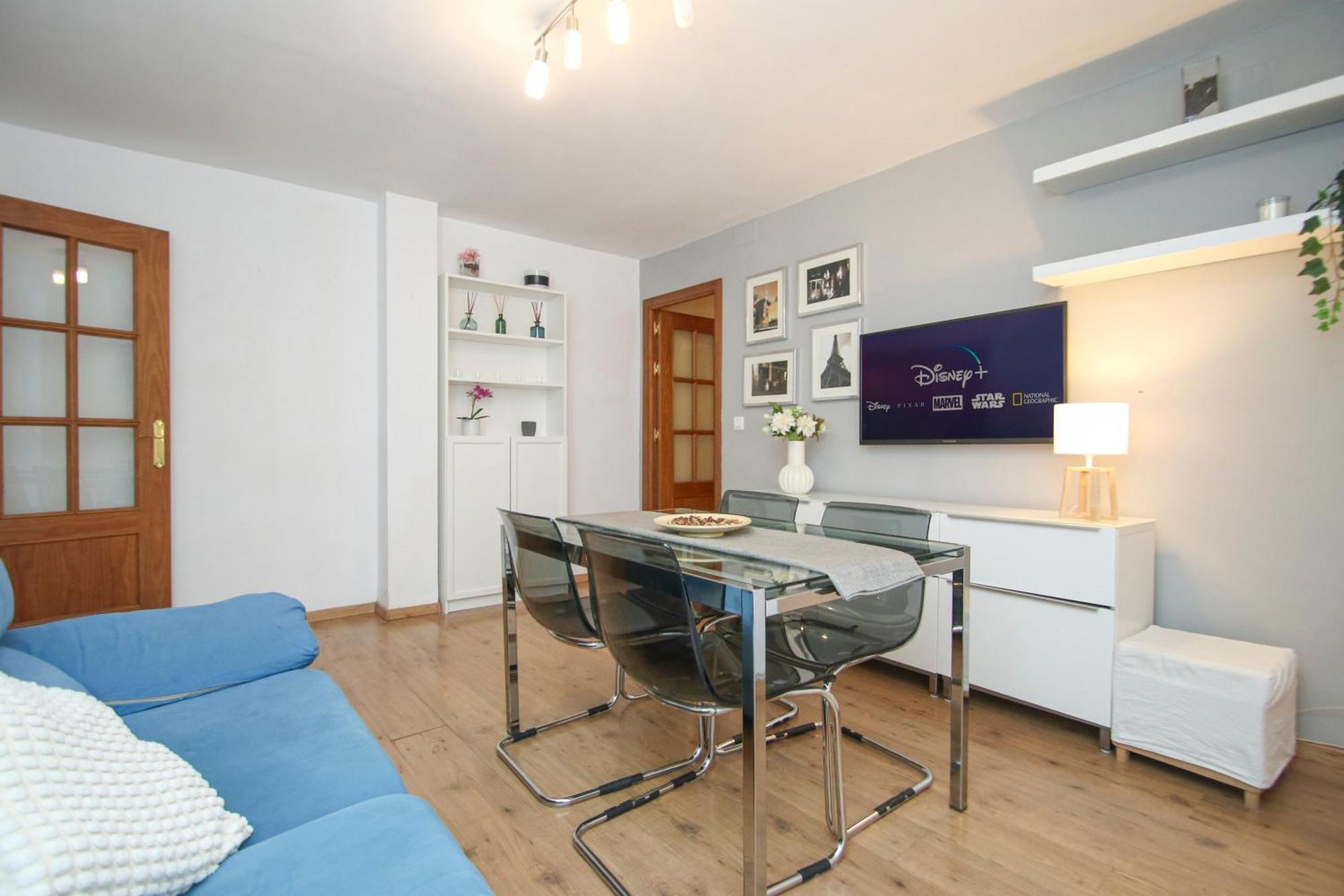 Spacious 2 Bedroom Apt In The Heart Of Triana Sevilla Bagian luar foto