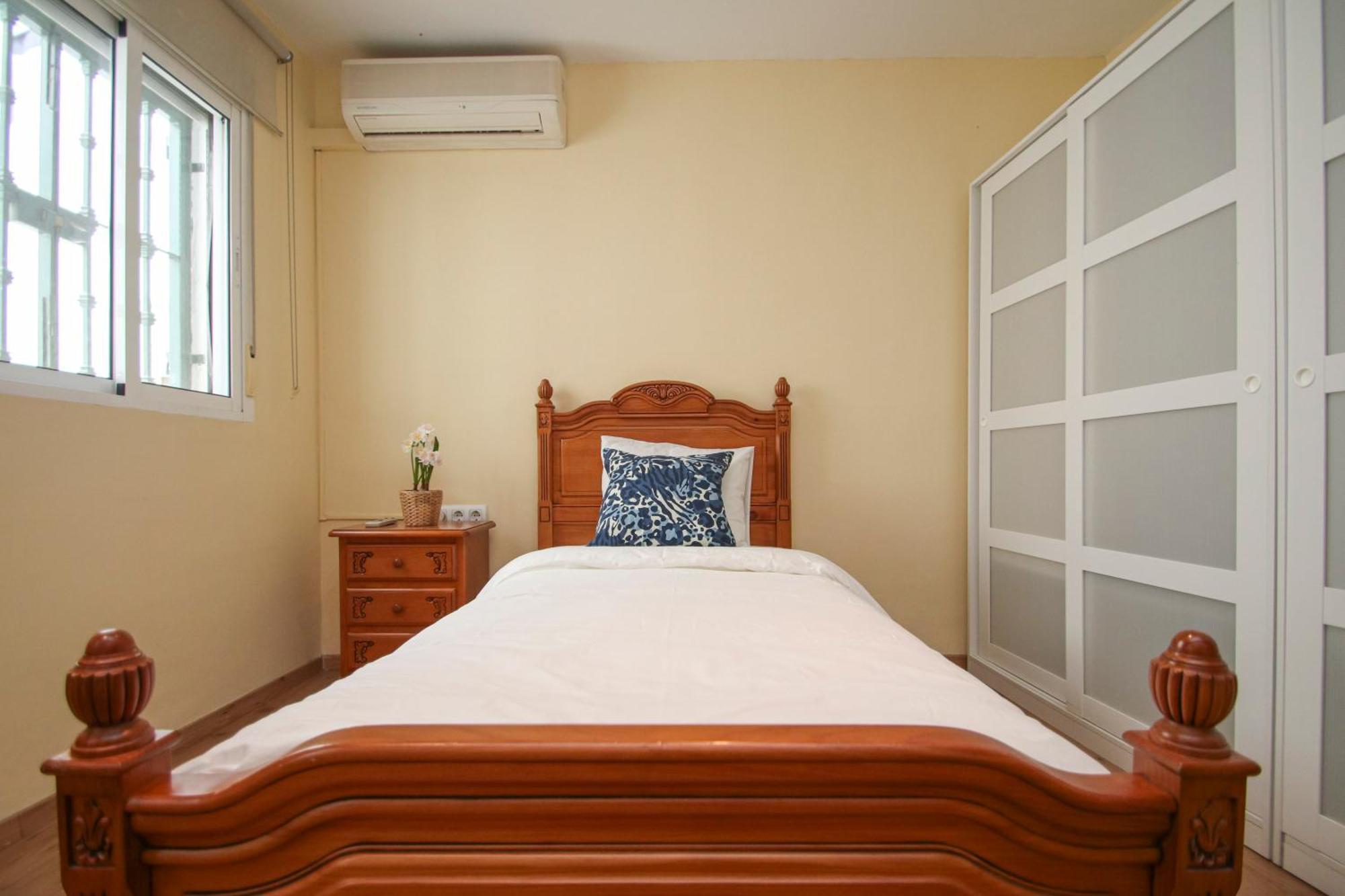 Spacious 2 Bedroom Apt In The Heart Of Triana Sevilla Bagian luar foto