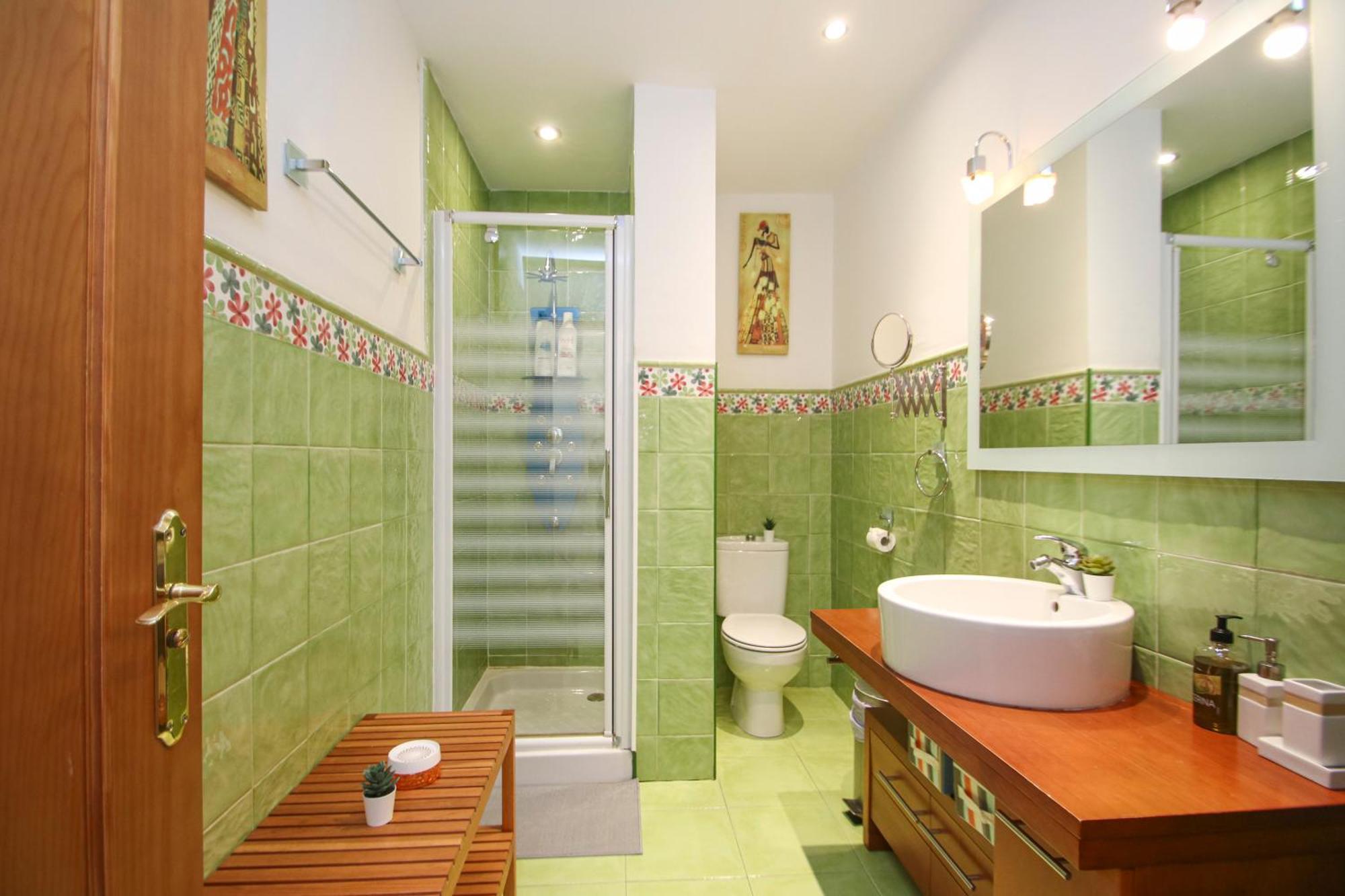Spacious 2 Bedroom Apt In The Heart Of Triana Sevilla Bagian luar foto