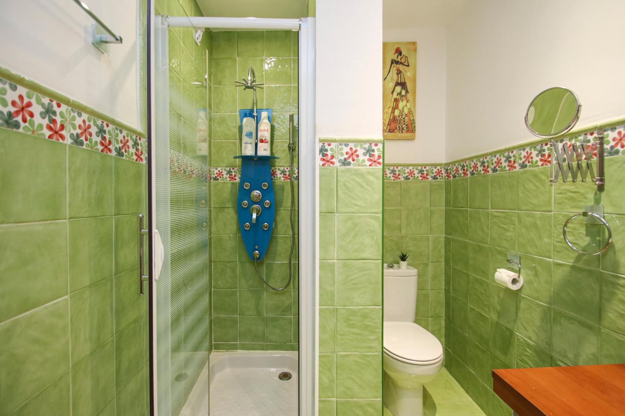 Spacious 2 Bedroom Apt In The Heart Of Triana Sevilla Bagian luar foto
