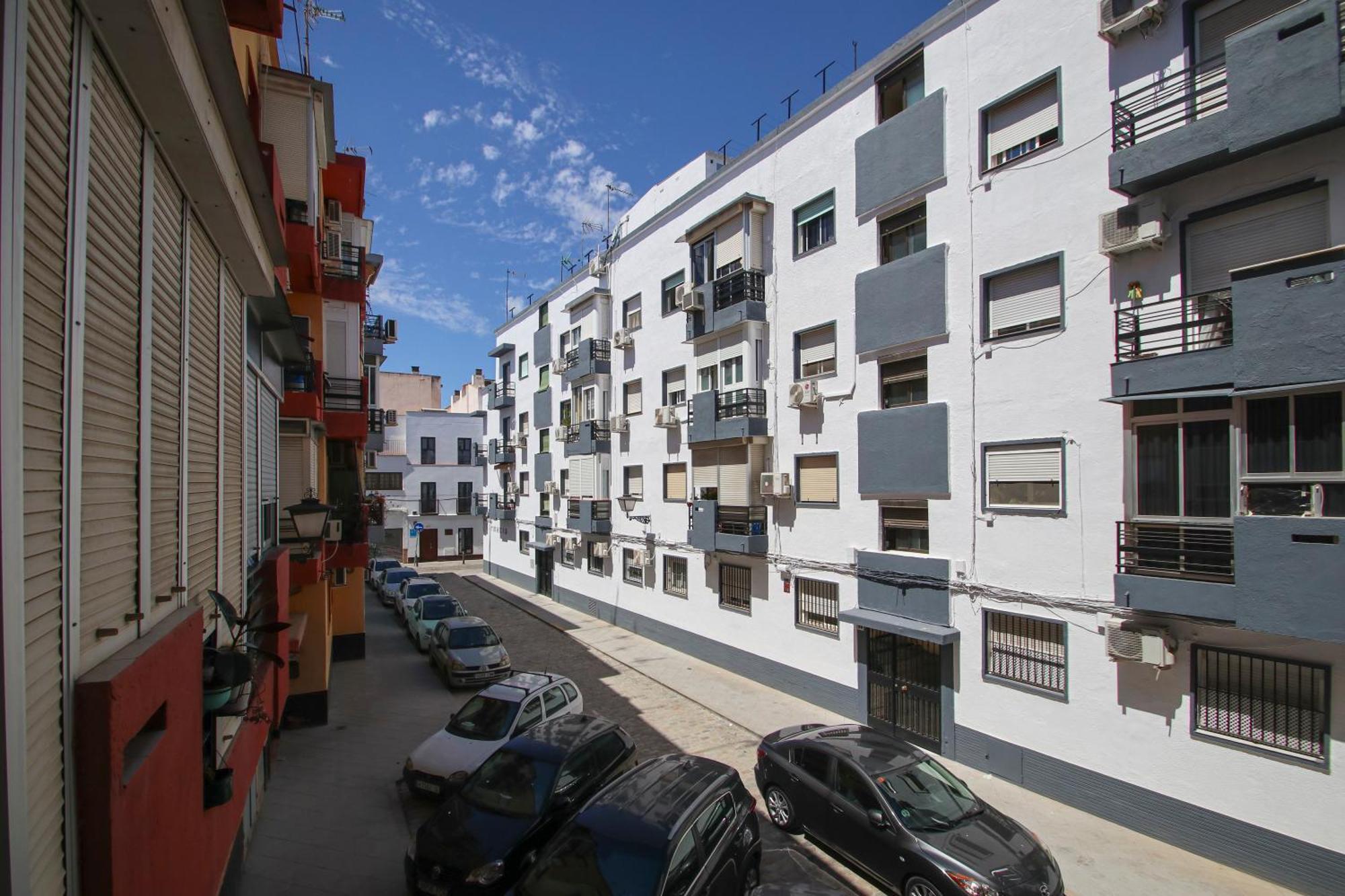 Spacious 2 Bedroom Apt In The Heart Of Triana Sevilla Bagian luar foto