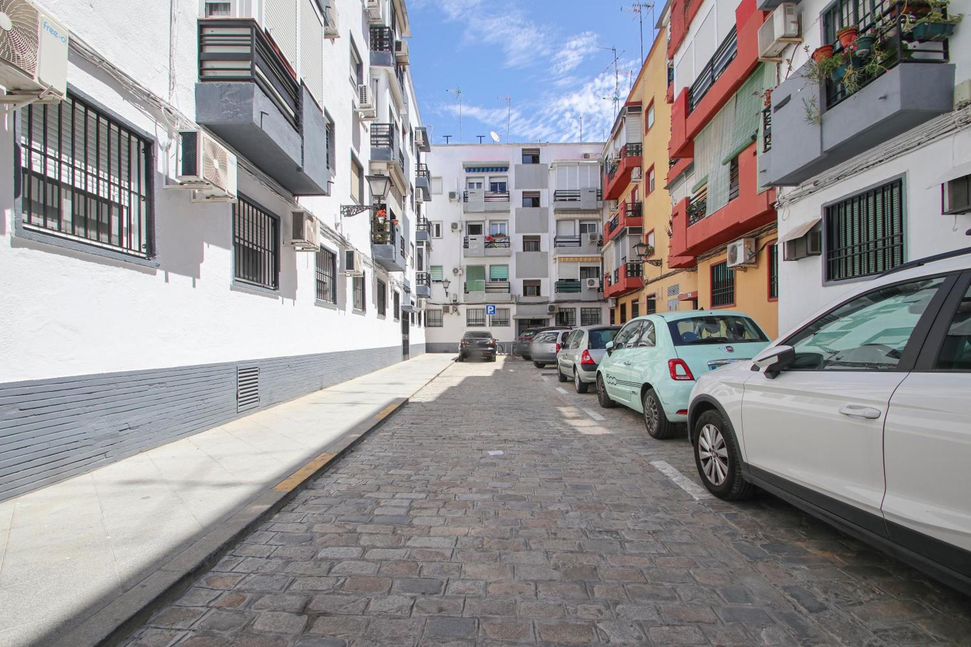 Spacious 2 Bedroom Apt In The Heart Of Triana Sevilla Bagian luar foto