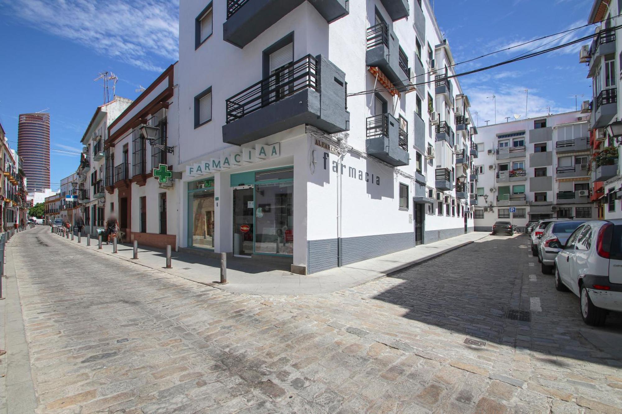 Spacious 2 Bedroom Apt In The Heart Of Triana Sevilla Bagian luar foto